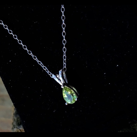 925 STERLING SILVER PEAR CUT PERIDOT - Picture 3 of 6